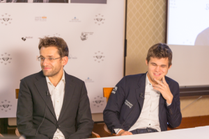 Levon Aronian e Magnus Carlsen. Foto di Maria Emelianova.