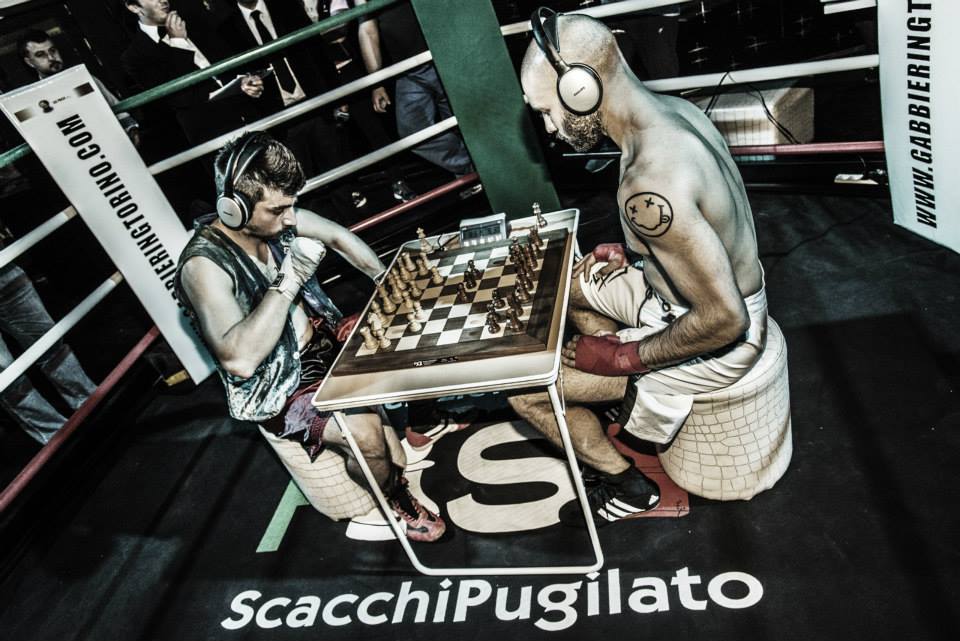 Khalid nel ring esagonale a Milano. Foto di Marco Salami.