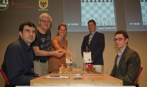 Kramnik-Caruana con Jenny Schnitter e Dagobert Kohlmeyer.