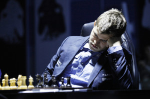 Carlsen appariva abbastanza stanco durante la partita.