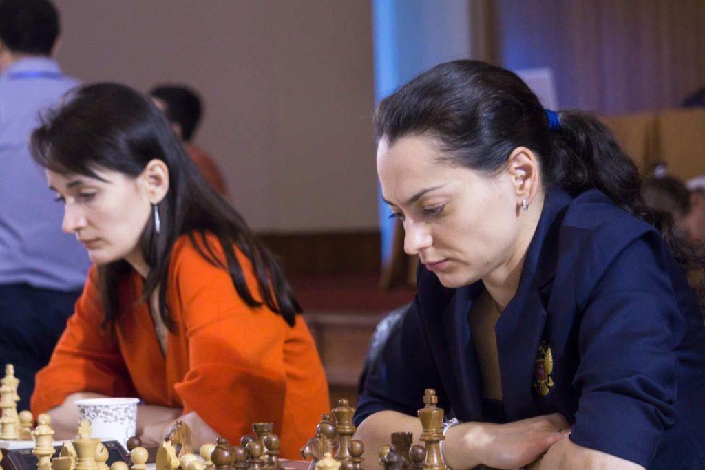 Due medaglie d'oro per le prime due scacchiere russe nel femminile.