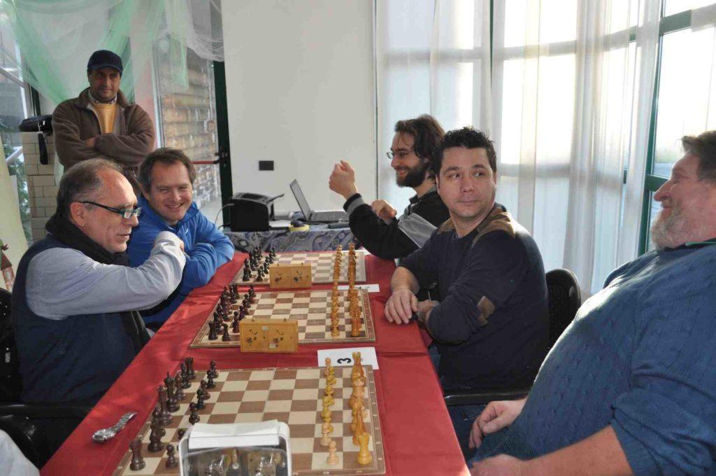 Il torneo e' un momento di divertimento: si fanno nuove amicizie e si sta insieme con "vecchi" amici.